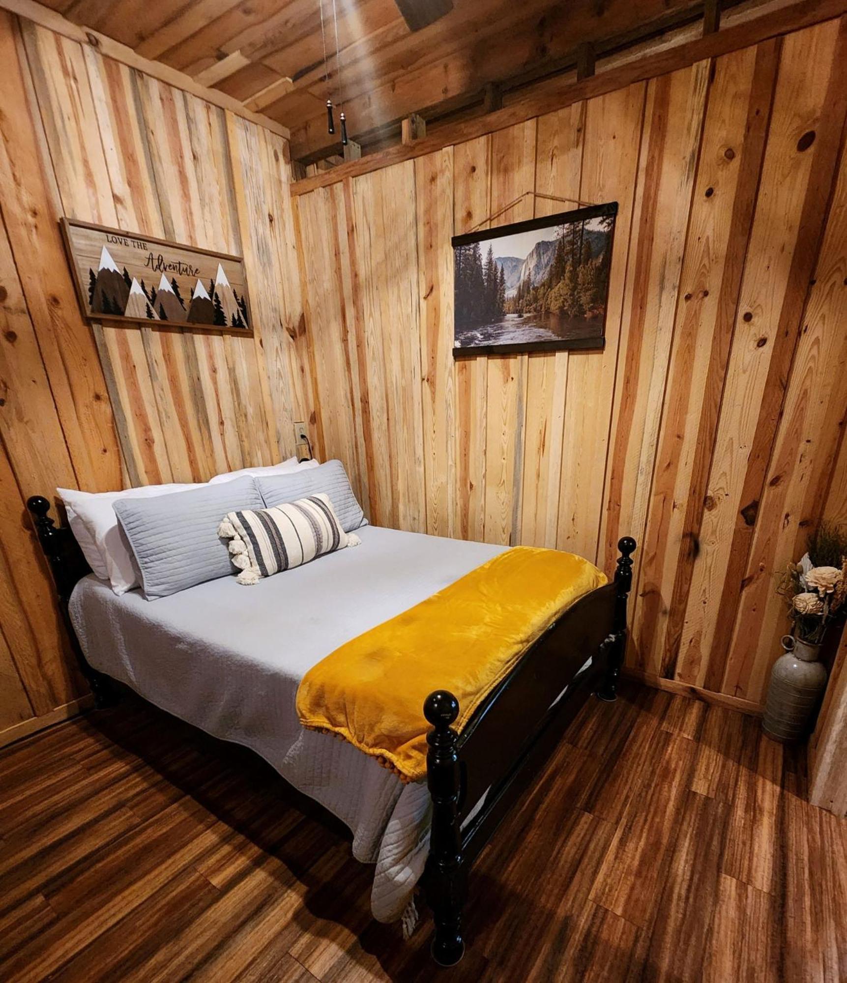Unique Country Cabin Meets Farmhouse Modern!!! Mena Esterno foto