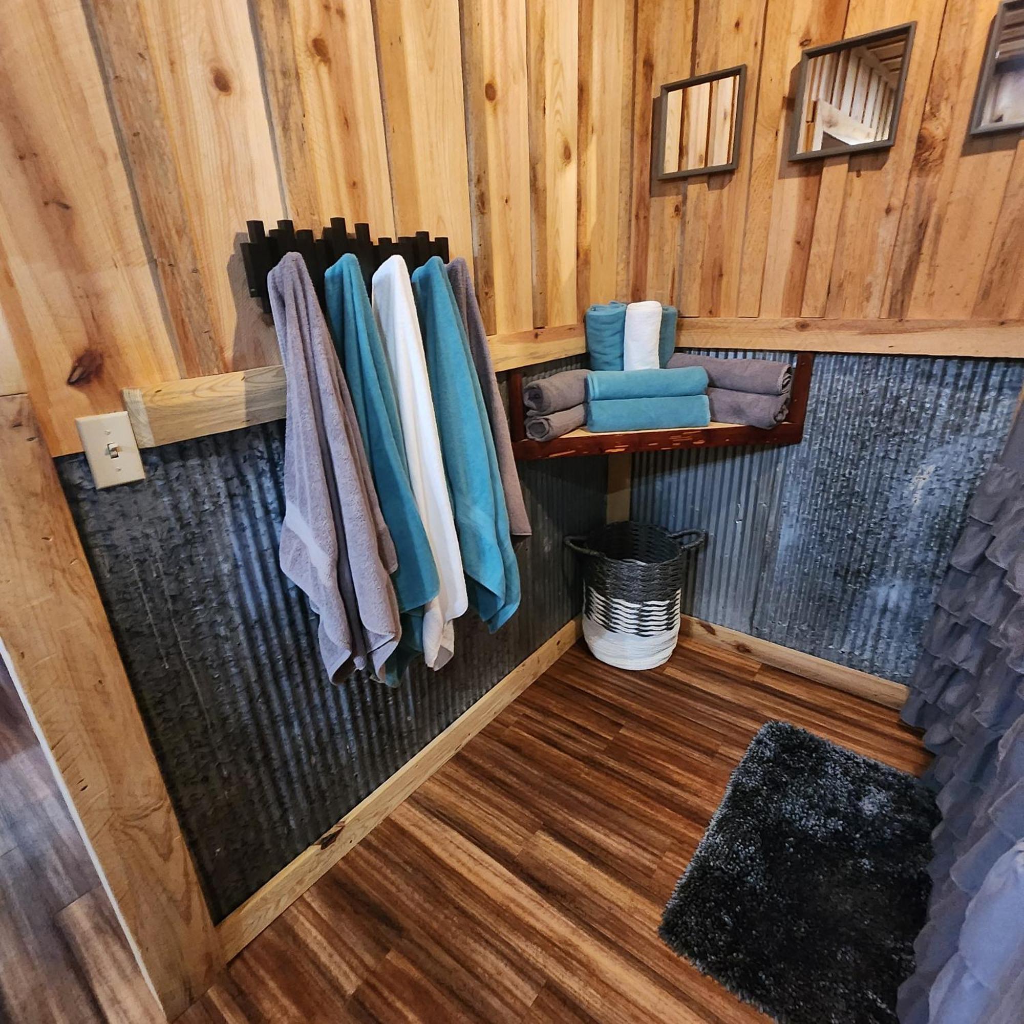 Unique Country Cabin Meets Farmhouse Modern!!! Mena Esterno foto